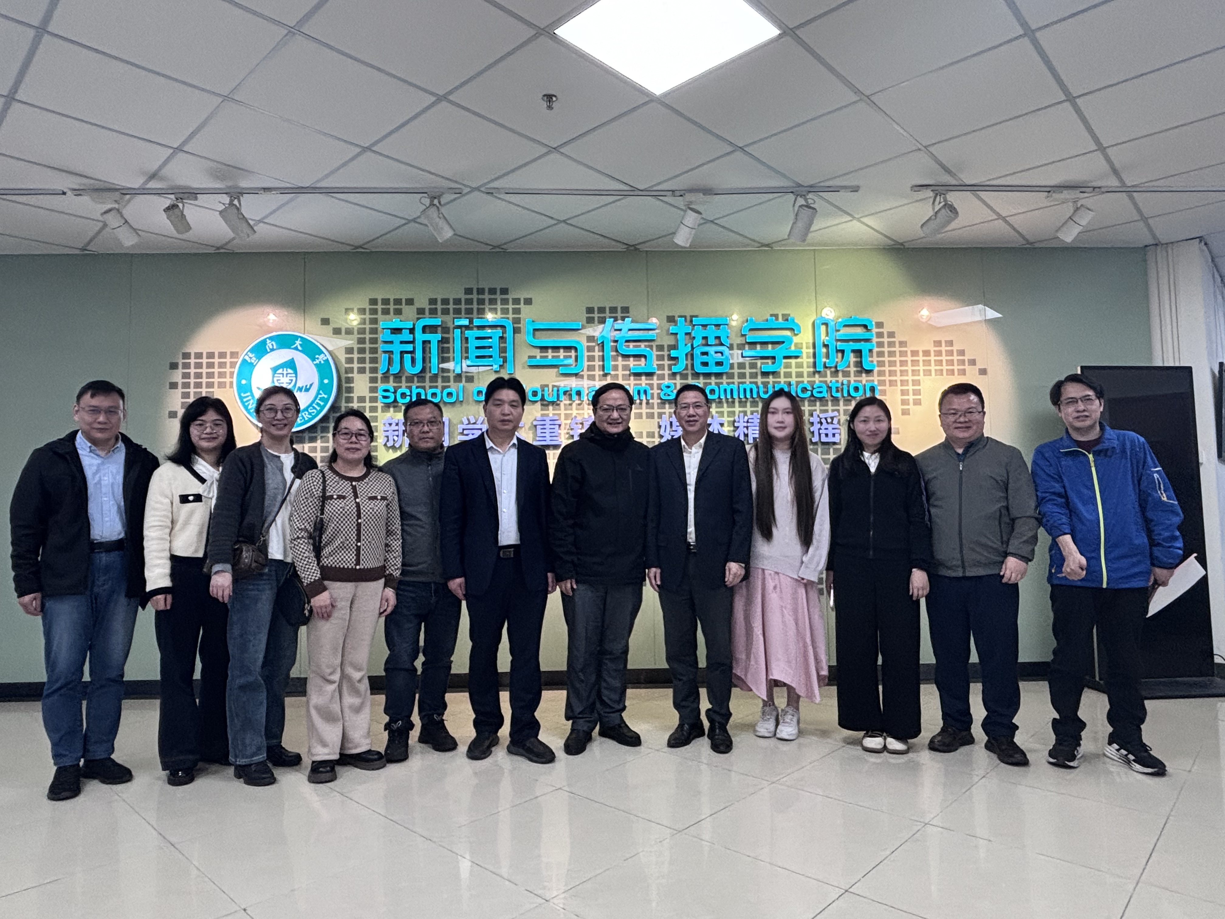 c57dbd24c92f4b3387cbe42c4b564f29.jpg c57dbd24c92f4b3387cbe42c4b564f29.jpg