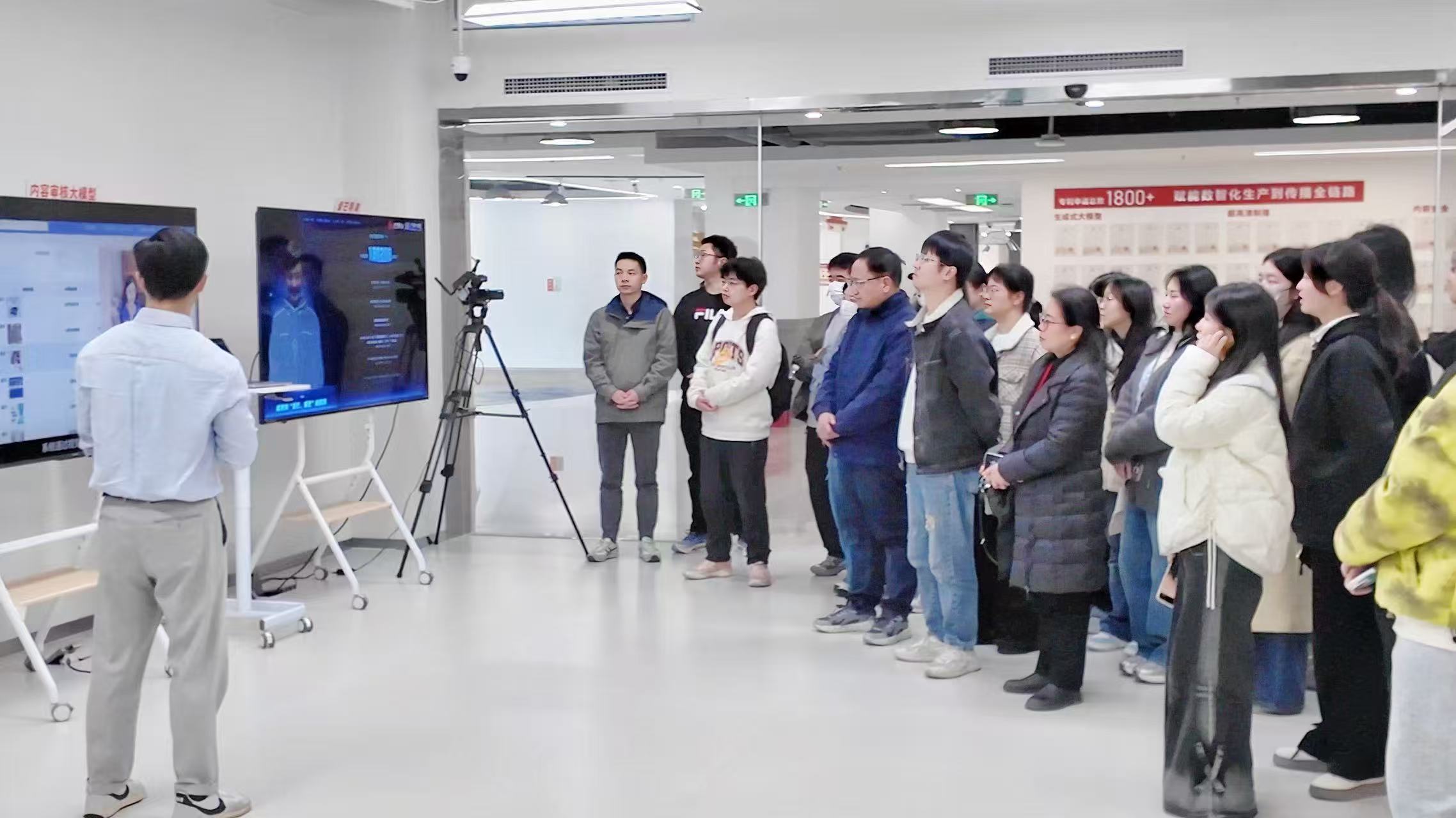 fce5af46c06c45e4a2ae55b47ce265a3.jpg fce5af46c06c45e4a2ae55b47ce265a3.jpg